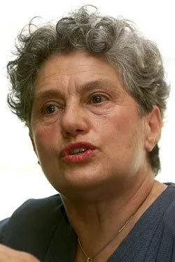 Adriana E. Hoffmann J