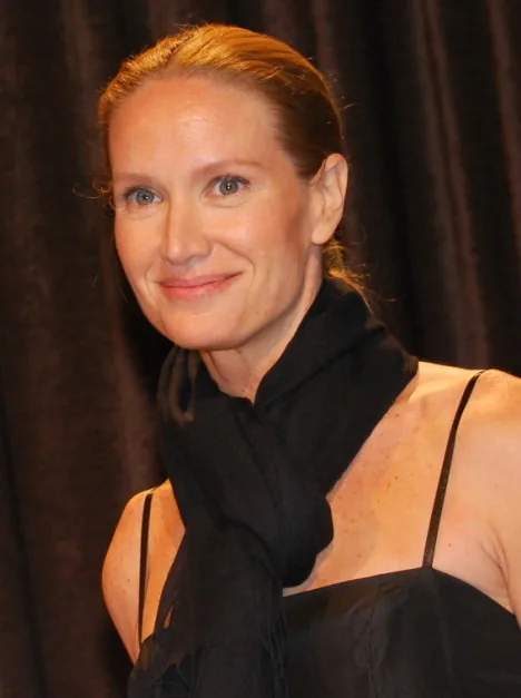 Anne Lynch