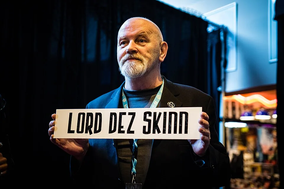 Dez Skinn