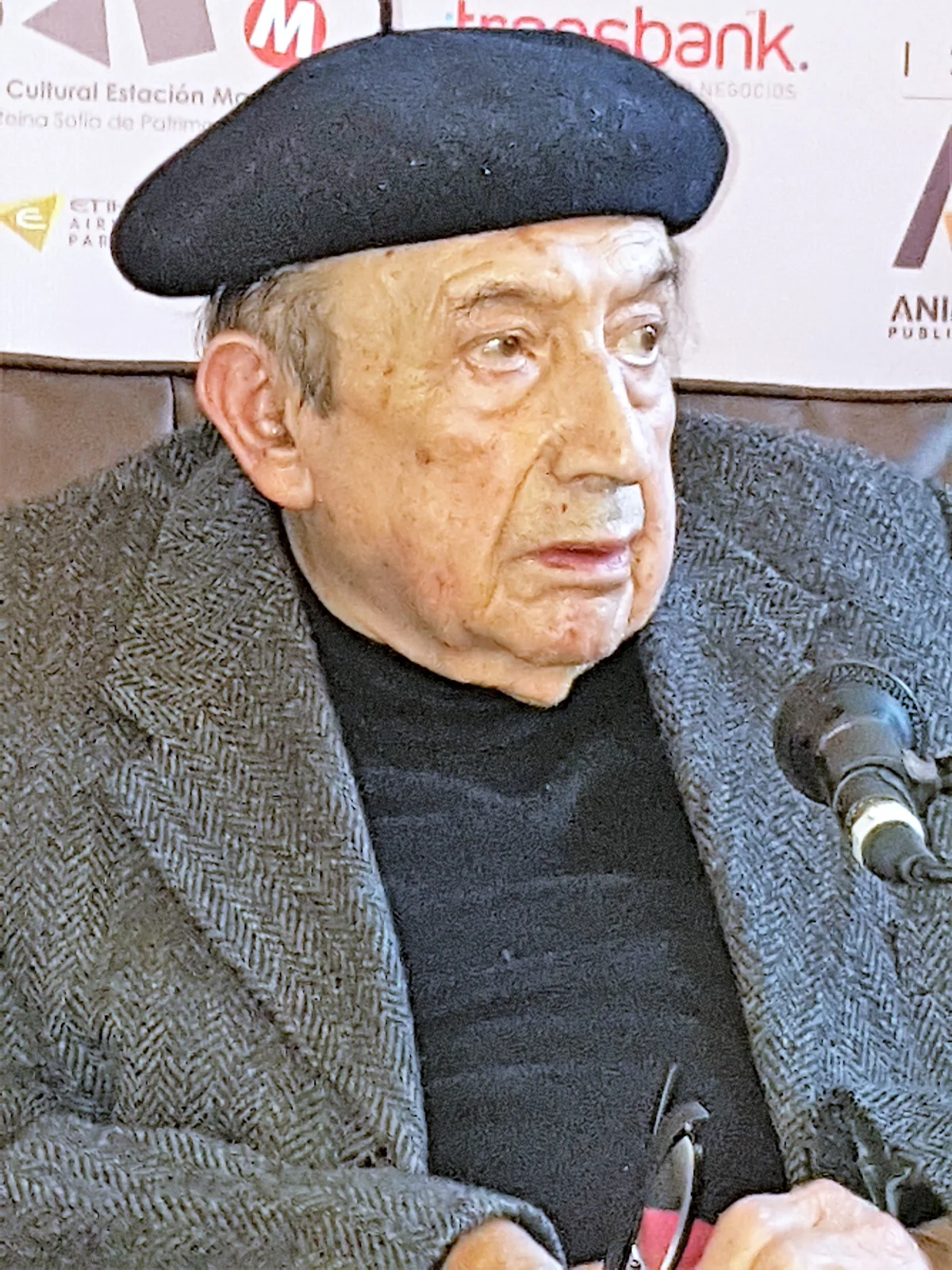 Efraín Barquero