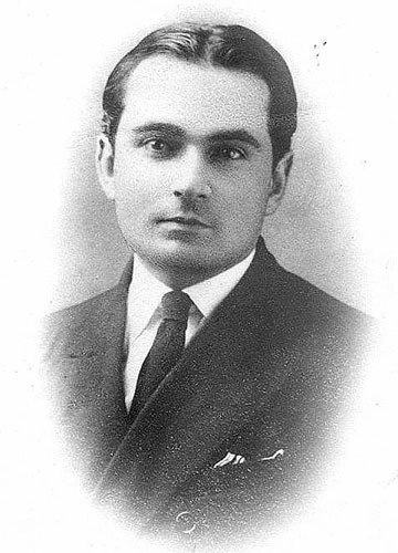 Luis E. Valcárcel