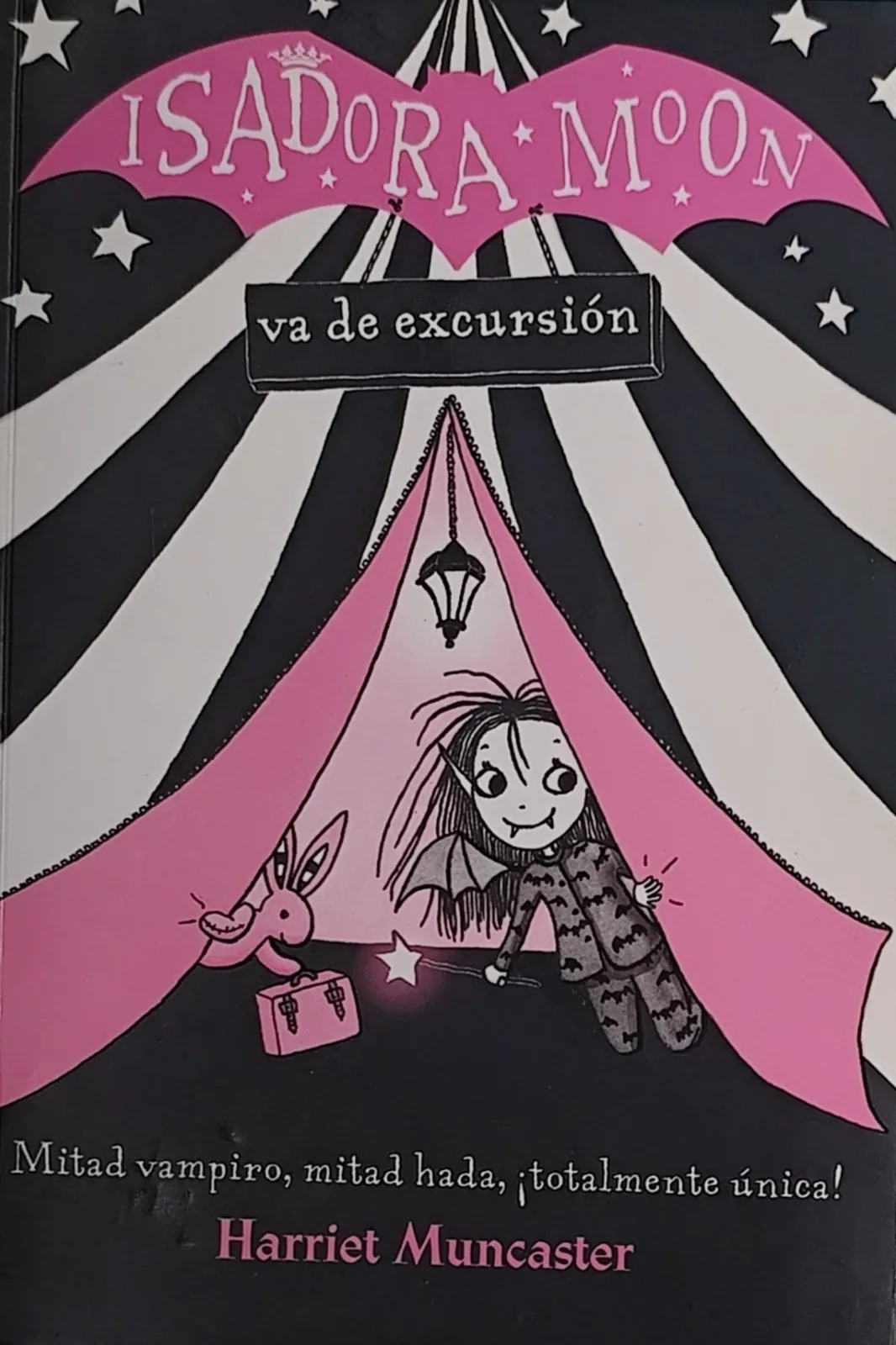 Isadora Moon - va de excursión cover
