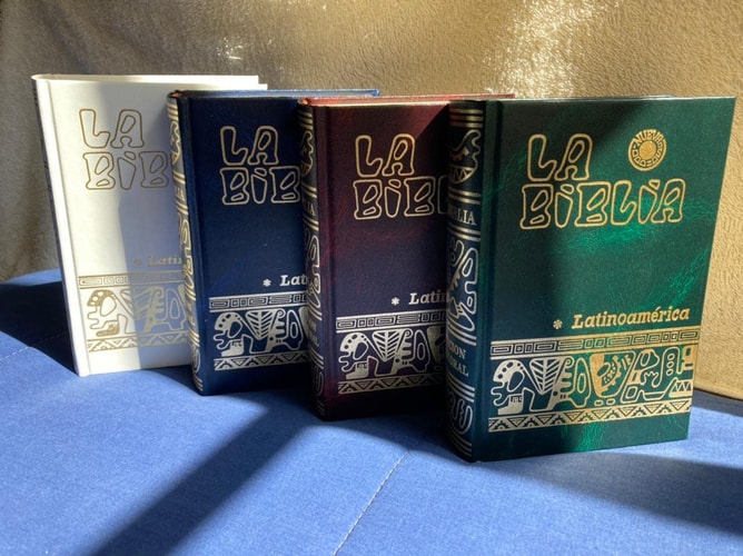 La Biblia Latinoamérica (Bolsillo) cover