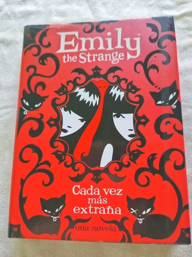 Emily the strange : cada vez más extraña