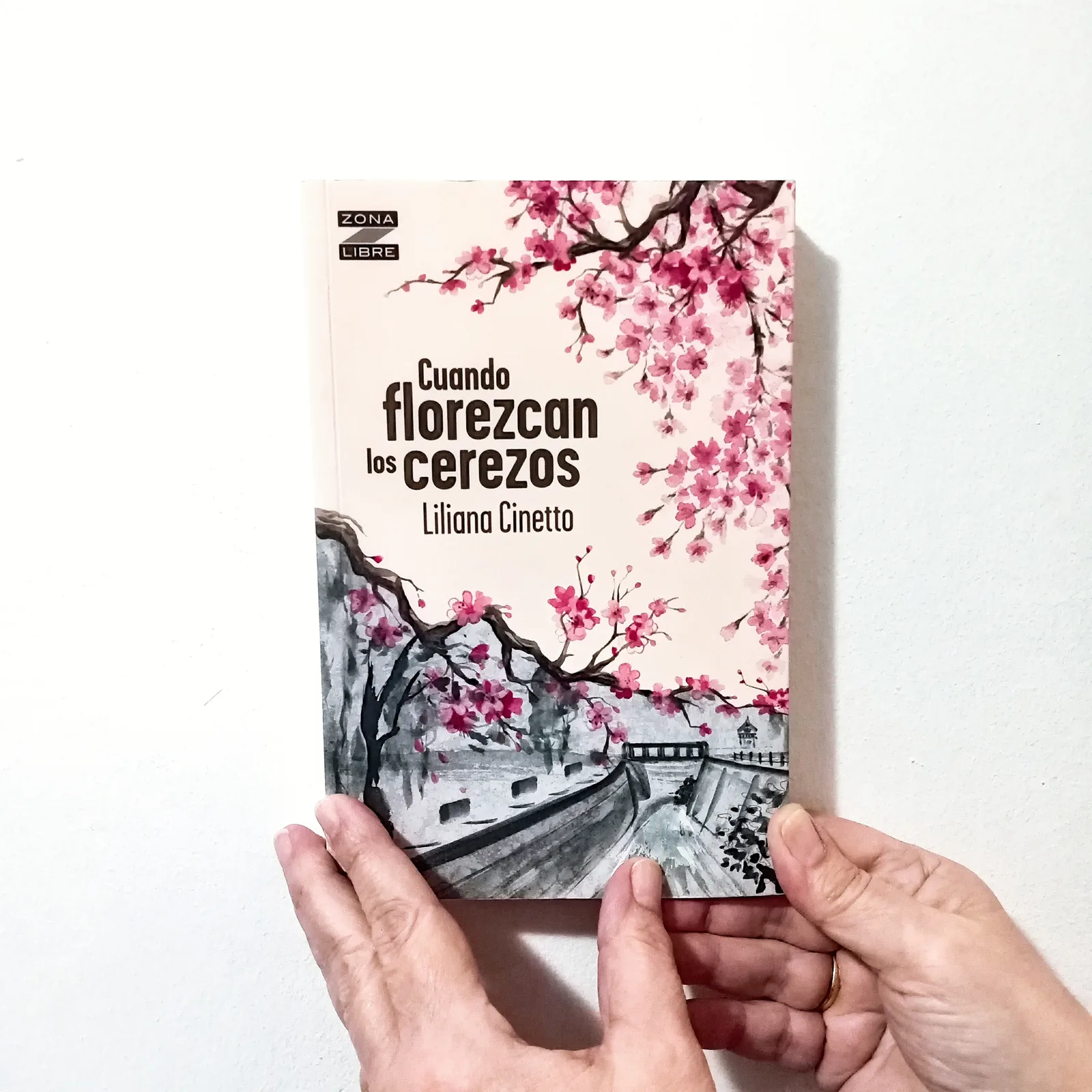 Cuando florezcan los cerezos cover