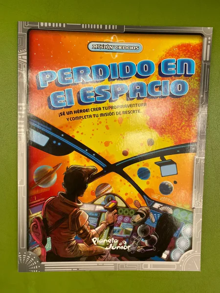 Perdido en el espacio cover