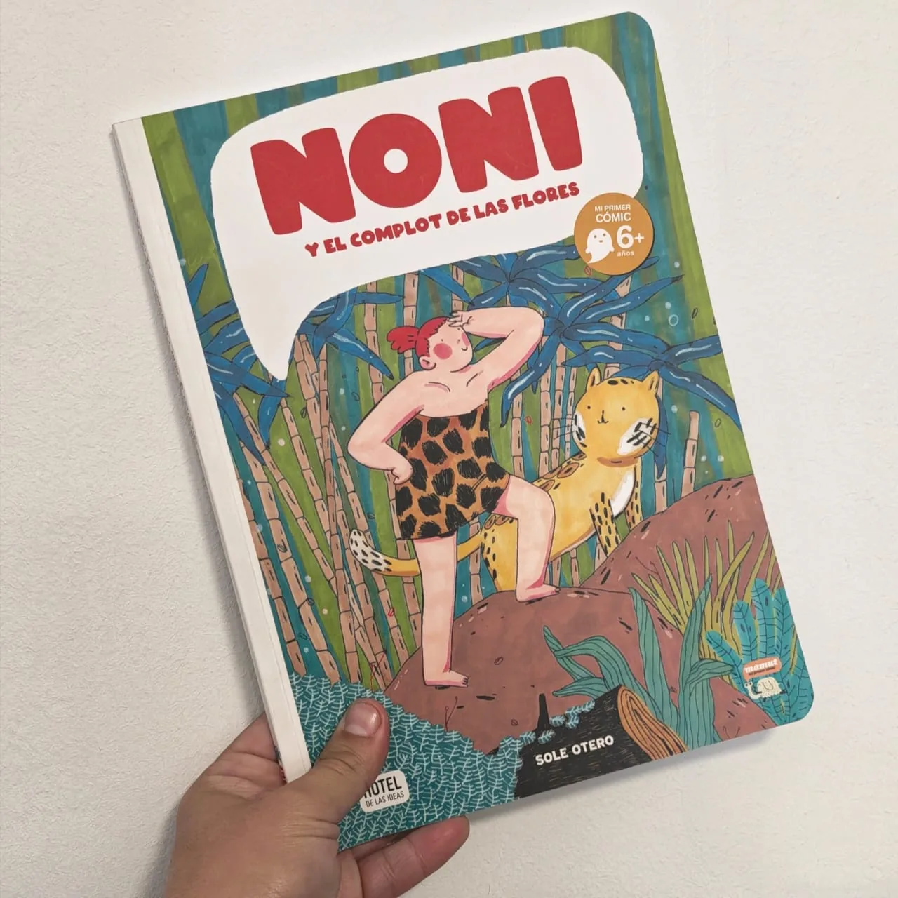 Noni y el complot de las flores cover