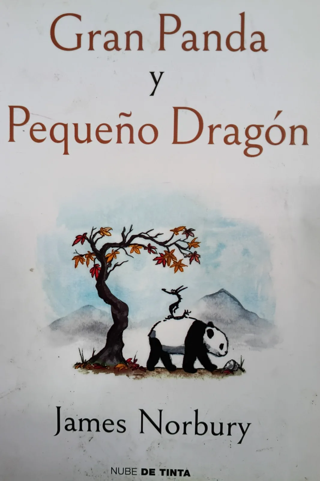 Gran panda y pequeño dragón cover